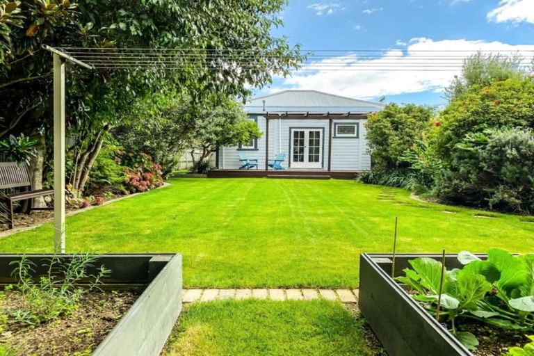 Photo of property in 156 Kings Crescent, Hutt Central, Lower Hutt, 5010