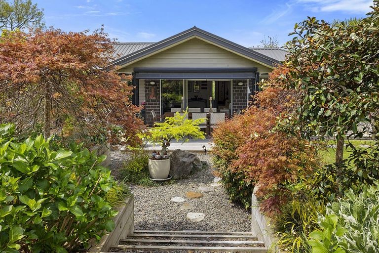 Photo of property in 572 Carrington Road, Hurworth, New Plymouth, 4371