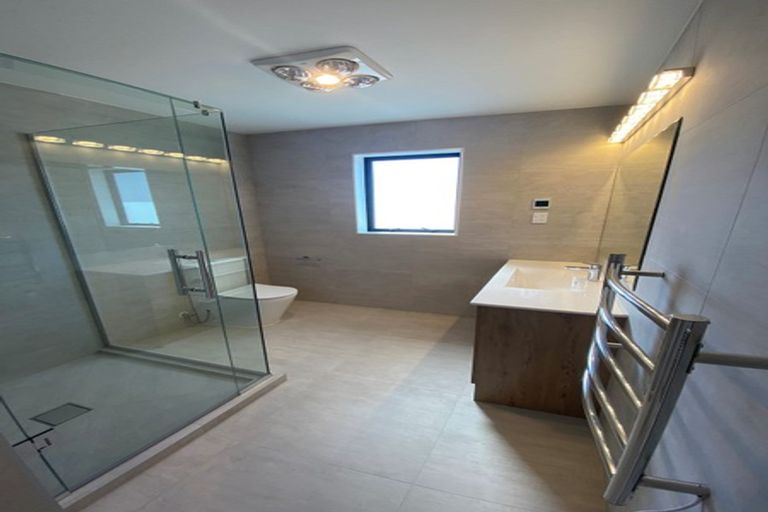 Photo of property in 30 Godfrey Drive, Orewa, 0931