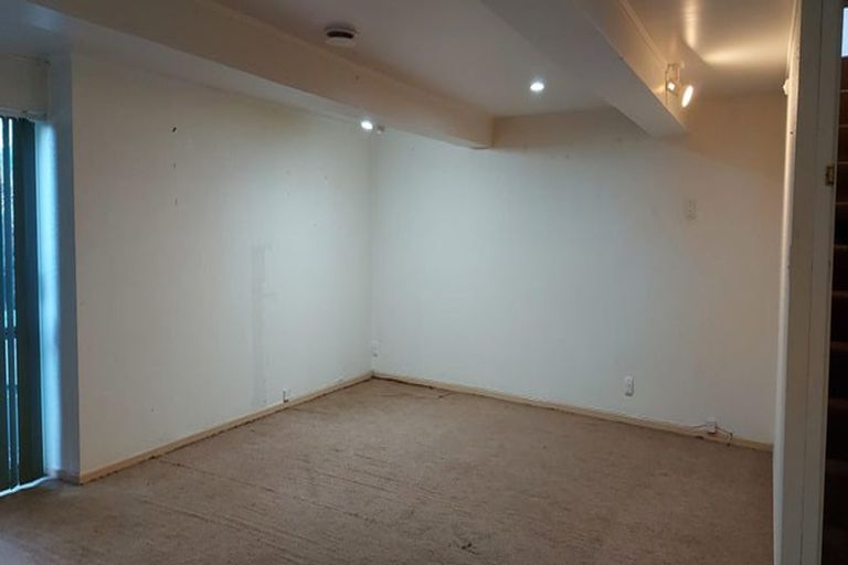 Photo of property in 1/434 Old Te Atatu Road, Te Atatu Peninsula, Auckland, 0610