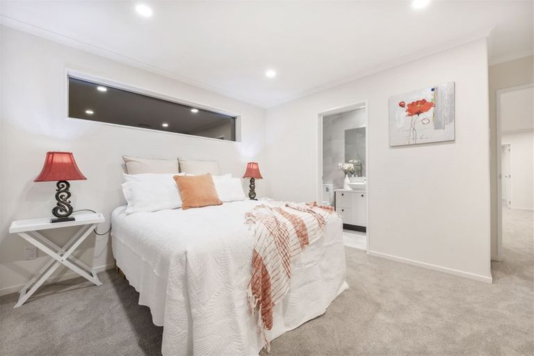 Photo of property in 92 Tir Conaill Avenue, Flat Bush, Auckland, 2019