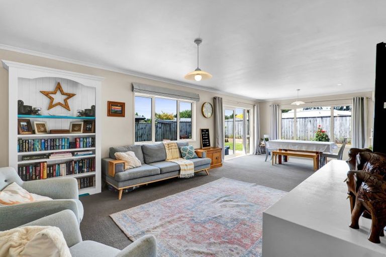 Photo of property in 6b Faber Place, Inglewood, 4330