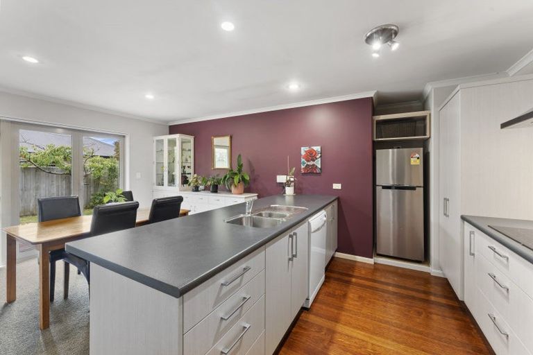 Photo of property in 9 Scarlet Lane, Redwood, Christchurch, 8051