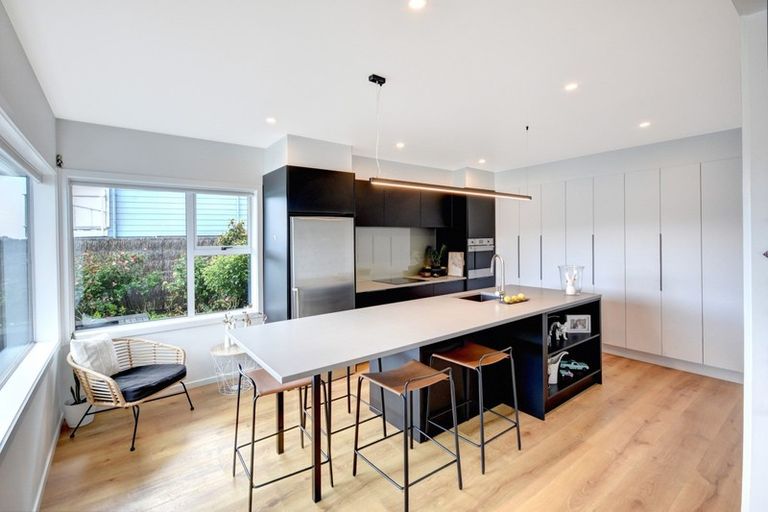 Photo of property in 68 Doon Street, Vauxhall, Dunedin, 9013