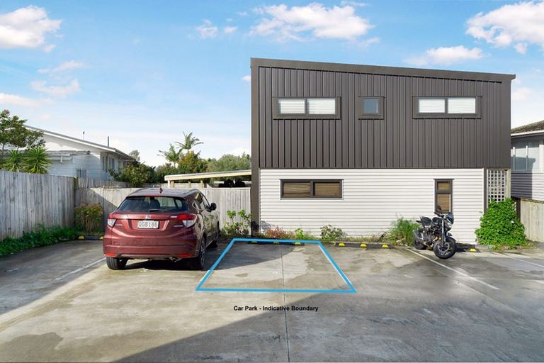 Photo of property in 4337c Great North Road, Glendene, Auckland, 0602