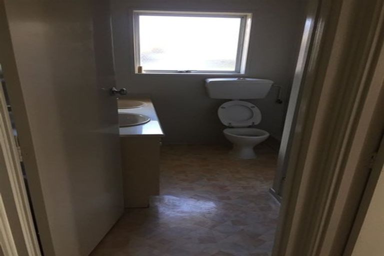 Photo of property in 2/17a Omana Road, Papatoetoe, Auckland, 2025