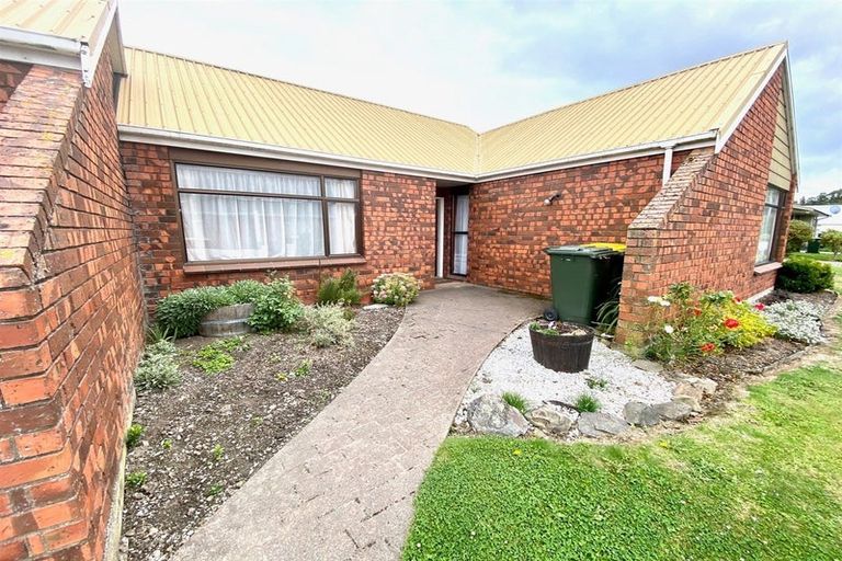 Photo of property in 124 Clyde Street, Balclutha, 9230