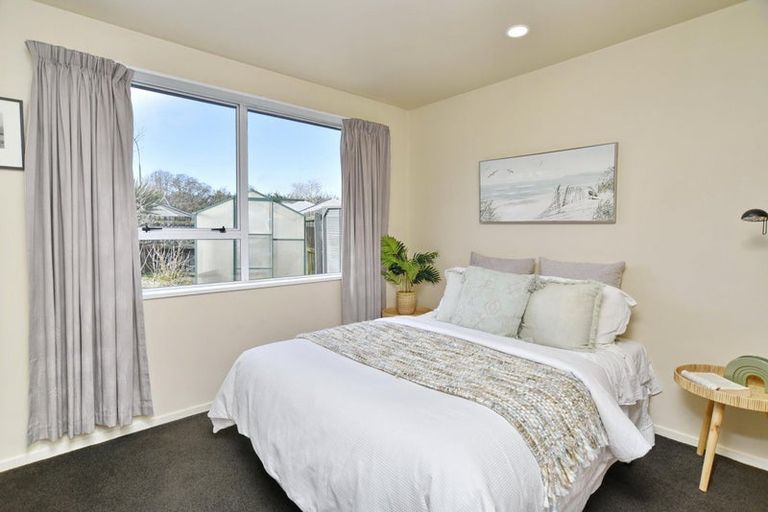 Photo of property in 28 Shenley Drive, Belfast, Christchurch, 8051