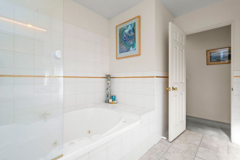 Photo of property in 117 Hatea Drive, Regent, Whangarei, 0112