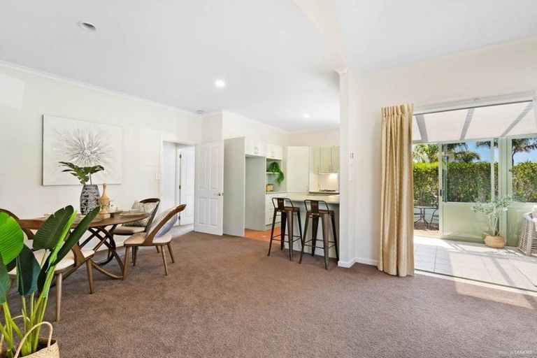 Photo of property in 243a Hill Road, The Gardens, Auckland, 2105