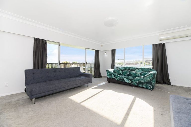 Photo of property in 2 April Place, Red Hill, Papakura, 2110