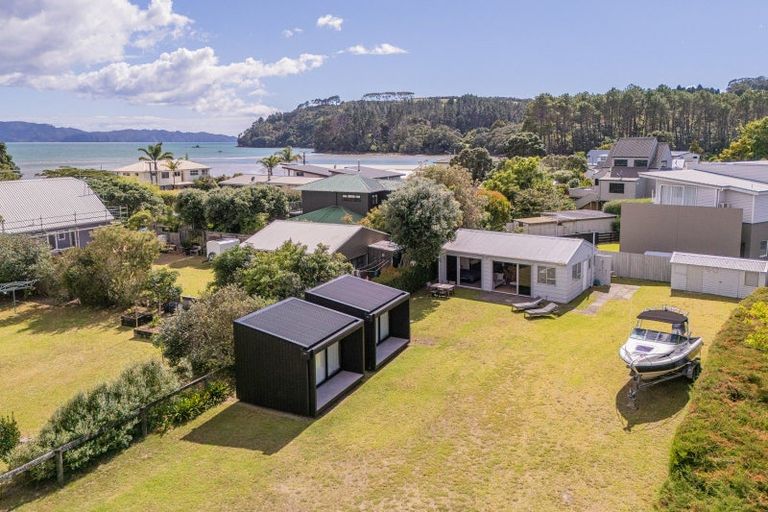 Photo of property in 40 Hardy Place, Cooks Beach, Whitianga, 3591