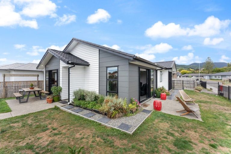 Photo of property in 1 Kikorangi Way, Paraparaumu, 5032