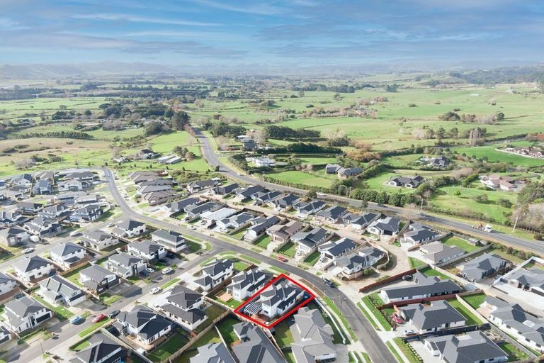 Photo of property in 76 Twin Parks Rise, Papakura, 2110