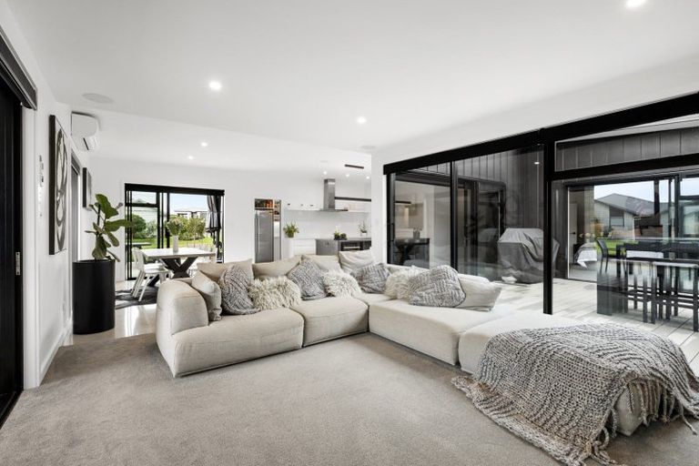 Photo of property in 15 Saint Thomas Avenue, Pyes Pa, Tauranga, 3112