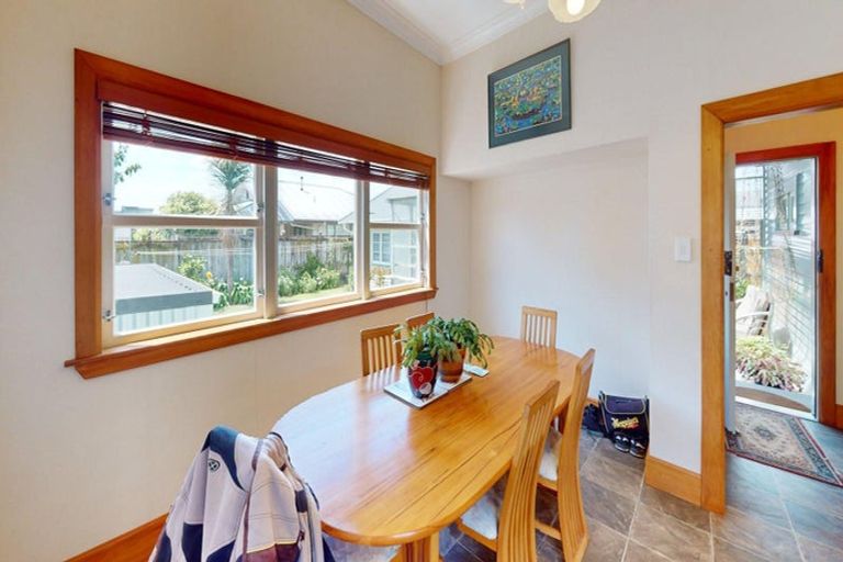 Photo of property in 16 Nikau Street, Takaro, Palmerston North, 4410