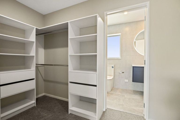 Photo of property in 47a Gossamer Drive, Pakuranga Heights, Auckland, 2010