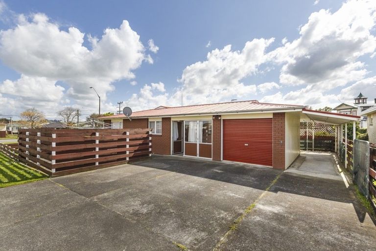 Photo of property in 73 East Street, Feilding, 4702