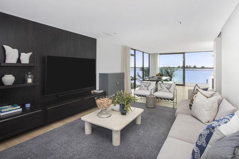 Photo of property in 8a Beachville Road, Redcliffs, Christchurch, 8081