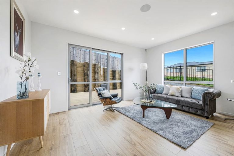 Photo of property in 1 Elevation Street, Flat Bush, Auckland, 2019