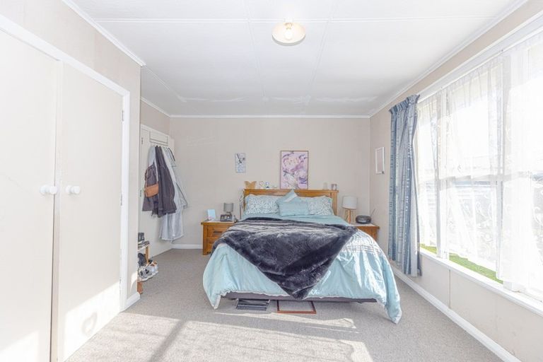 Photo of property in 8 Cross Street, Castlecliff, Whanganui, 4501