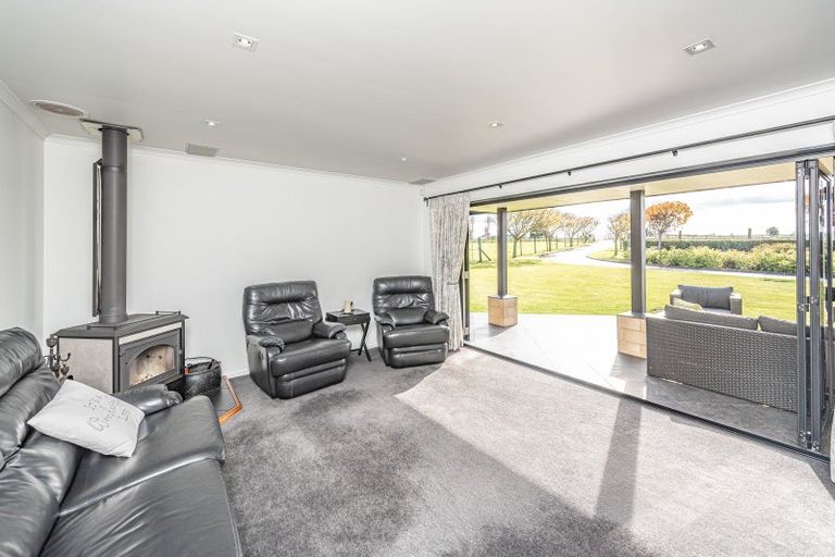 Photo of property in 298 No 2 Line, Okoia, Whanganui, 4572