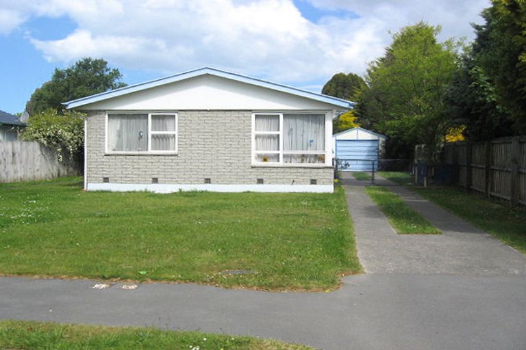 Photo of property in 22 Saunders Place, Redwood, Christchurch, 8051