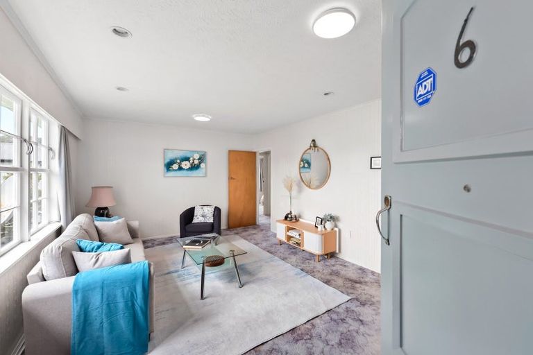 Photo of property in 1/95 Whites Line East, Waiwhetu, Lower Hutt, 5010