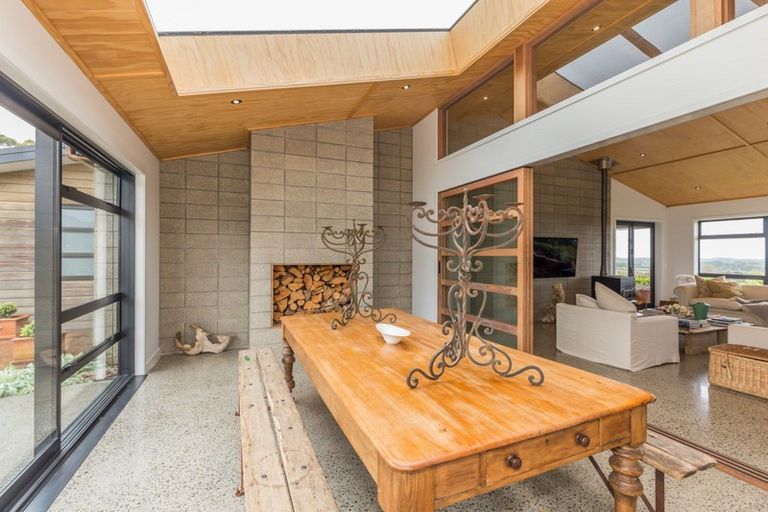 Photo of property in 141 Manakau Heights Drive, Manakau, Levin, 5573