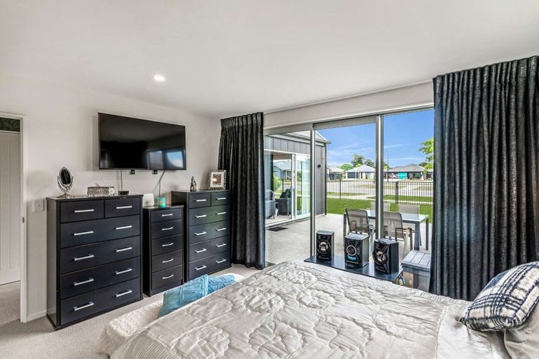 Photo of property in 8 John Raven Lane, Woodend, 7610