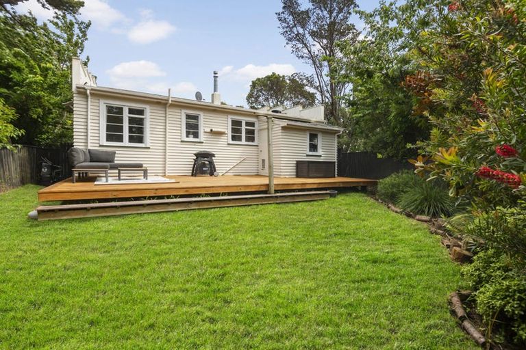 Photo of property in 3 Kitchener Terrace, Johnsonville, Wellington, 6037