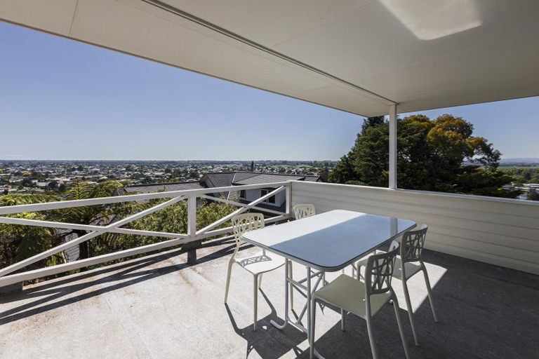 Photo of property in 81 Churchill Drive, Taradale, Napier, 4112