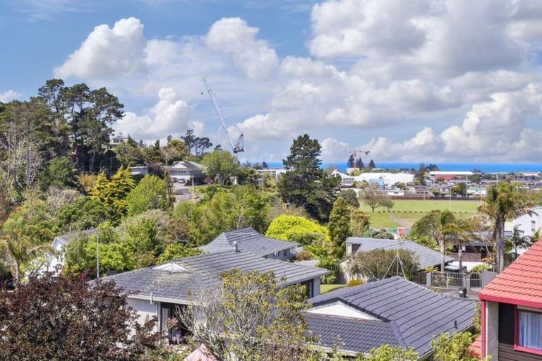 Photo of property in 1/127 Stapleford Crescent, Browns Bay, Auckland, 0630