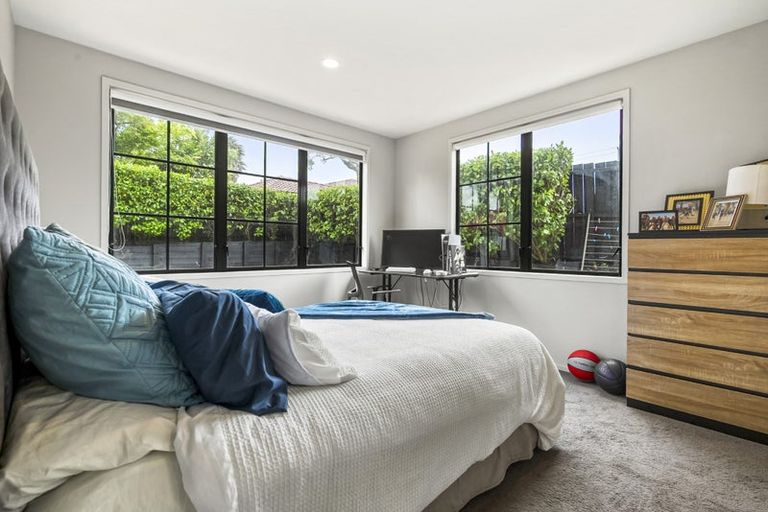 Photo of property in 4 Opal Close, Rosedale, Auckland, 0632