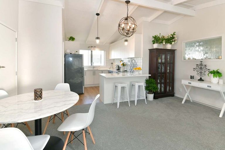 Photo of property in 19b Albatross Road, Red Beach, 0932