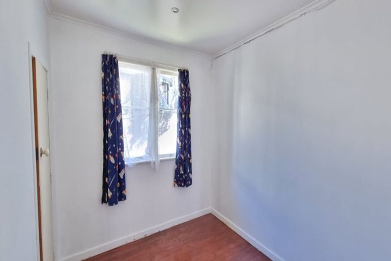 Photo of property in 36 Sheridan Drive, New Lynn, Auckland, 0600