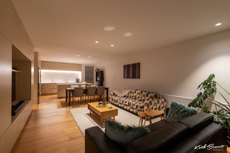 Photo of property in 5 Jean Caldwell Way, Island Bay, Wellington, 6023