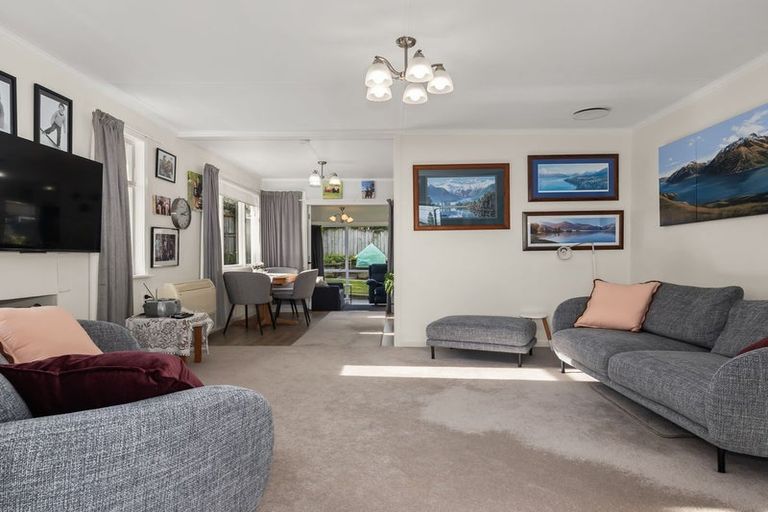 Photo of property in 27 Macarthur Street, Levin, 5510