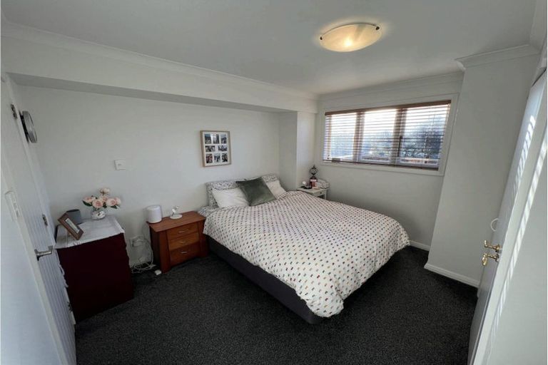 Photo of property in 12a Denyer Place, New Lynn, Auckland, 0600