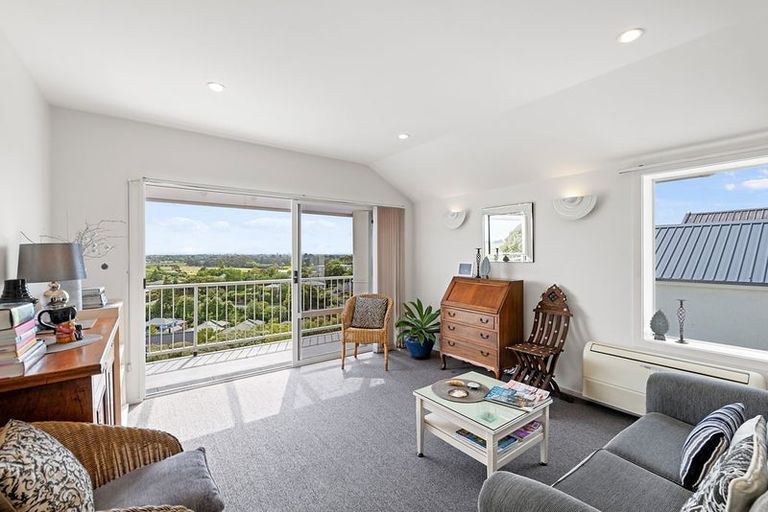 Photo of property in 11 Uldale Place, Westmorland, Christchurch, 8025