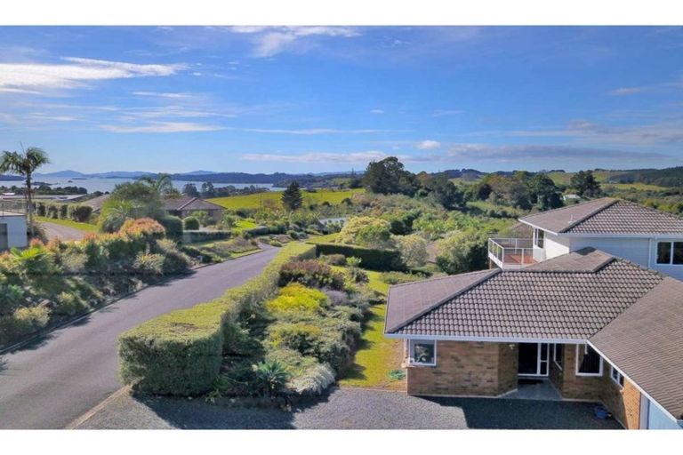 Photo of property in 10 Newton Watts Drive, Kerikeri, 0294