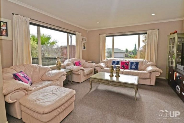 Photo of property in 33 Rush Creek Drive, Westgate, Auckland, 0614