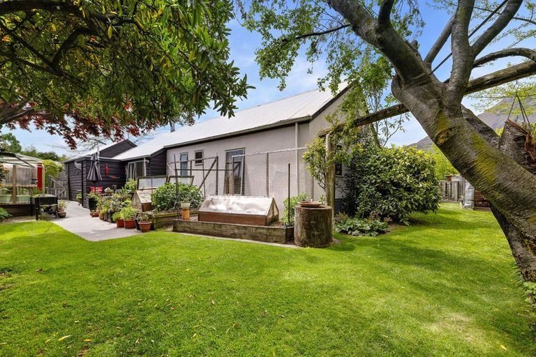 Photo of property in 42 Remarkables Crescent, Frankton, Queenstown, 9300