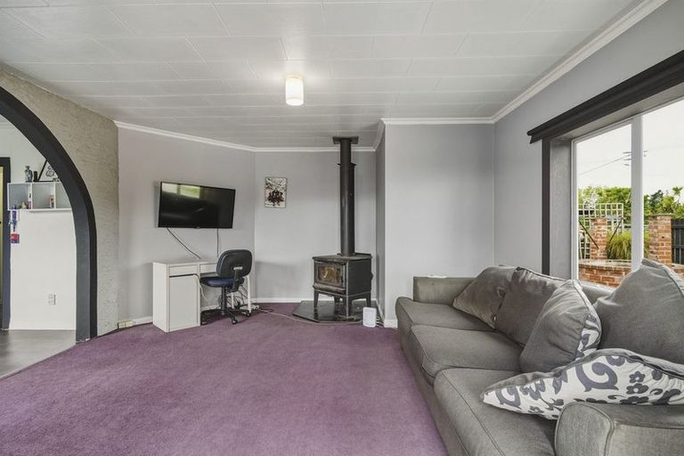 Photo of property in 8 Helensbrook Road, Milton, 9220