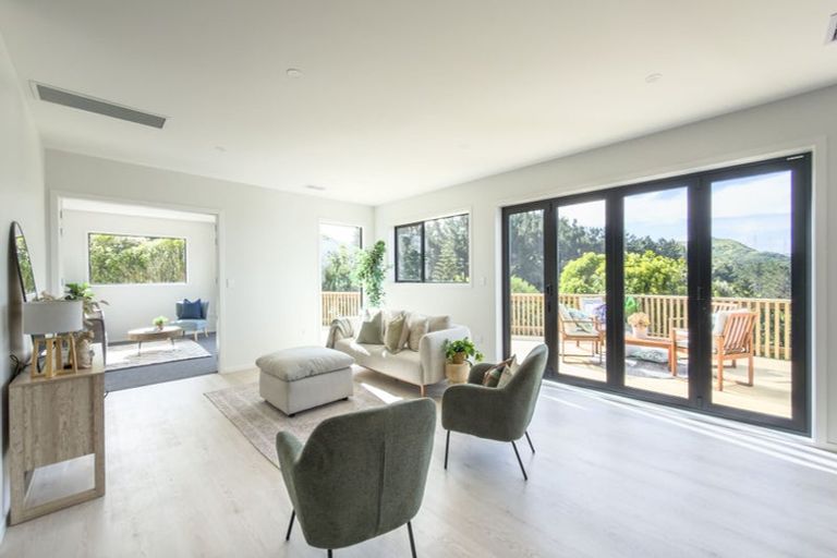 Photo of property in 24 Prestbury Grove, Churton Park, Wellington, 6037