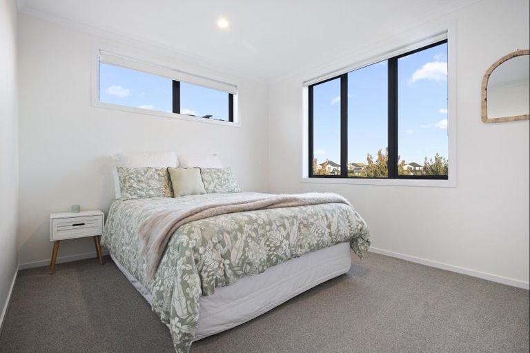 Photo of property in 10 Kenehi Road, Karaka, 2124