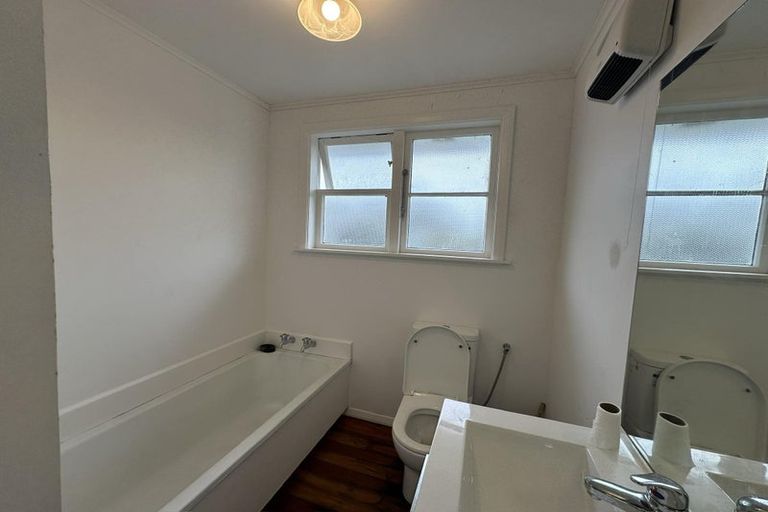 Photo of property in 30 Saint Annes Street, Levin, 5510