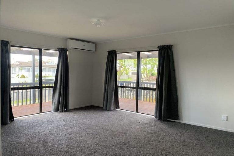 Photo of property in 5 Elisa Lane, Ranui, Auckland, 0612