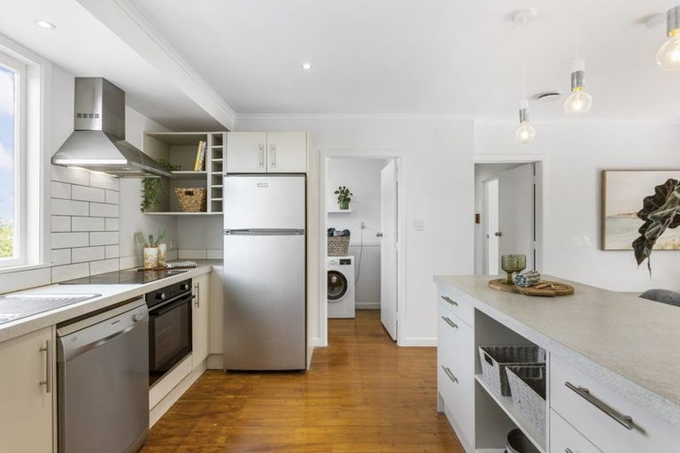 Photo of property in 19 Park Road, Glenfield, Auckland, 0629