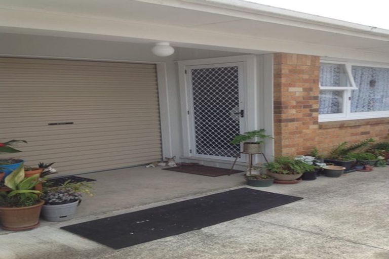 Photo of property in 2/4 Wolfe Street, Regent, Whangarei, 0112